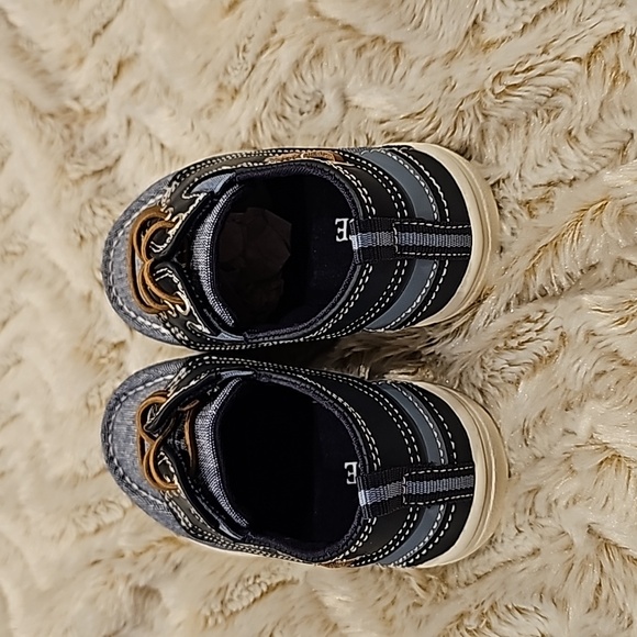 NWOT Children place shoes - Picture 3 of 8